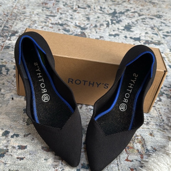 Rothy’s The Point 8.5 - Picture 1 of 2